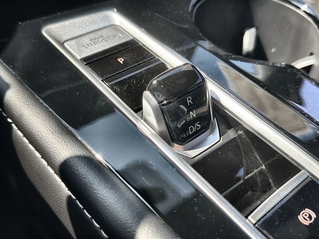 Used 2024 Volkswagen Atlas Cross Sport SEL Premium R-Line image 22