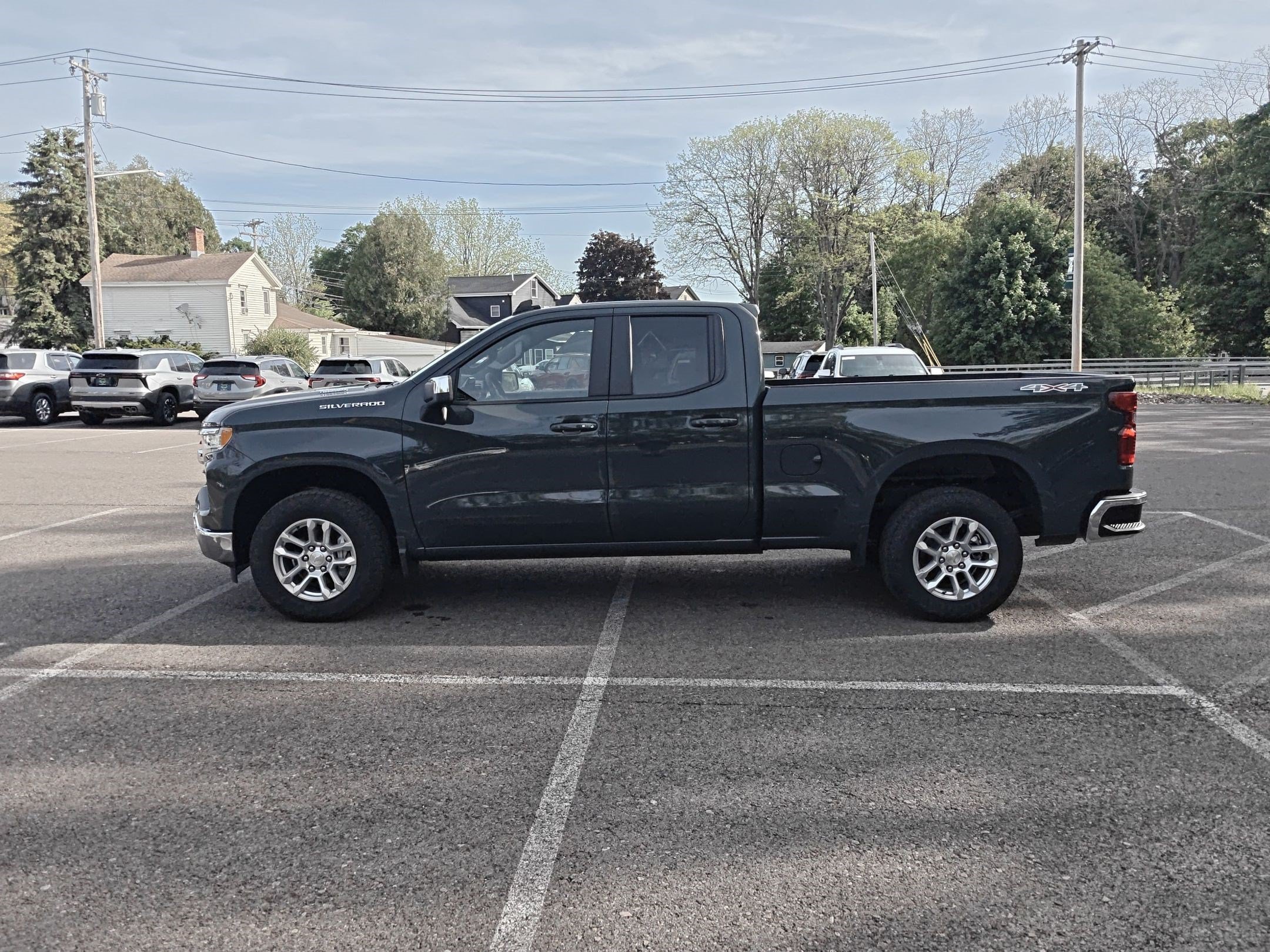 Certified 2026 Chevrolet Silverado 1500 LT AWD/4WD image 2