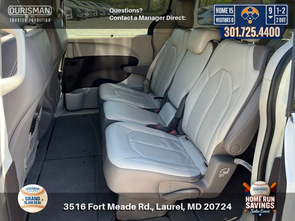 Used 2017 Chrysler Pacifica Touring-L w/ Tire & Wheel Group image 18