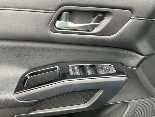 Used 2022 Nissan Pathfinder SL w/ SL Premium Package AWD/4WD image 35