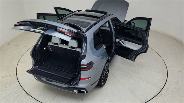 Used 2023 BMW X7 xDrive40i w/ M Sport Package image 94