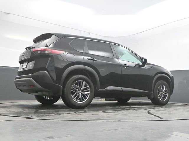 Used 2023 Nissan Rogue S AWD/4WD image 38