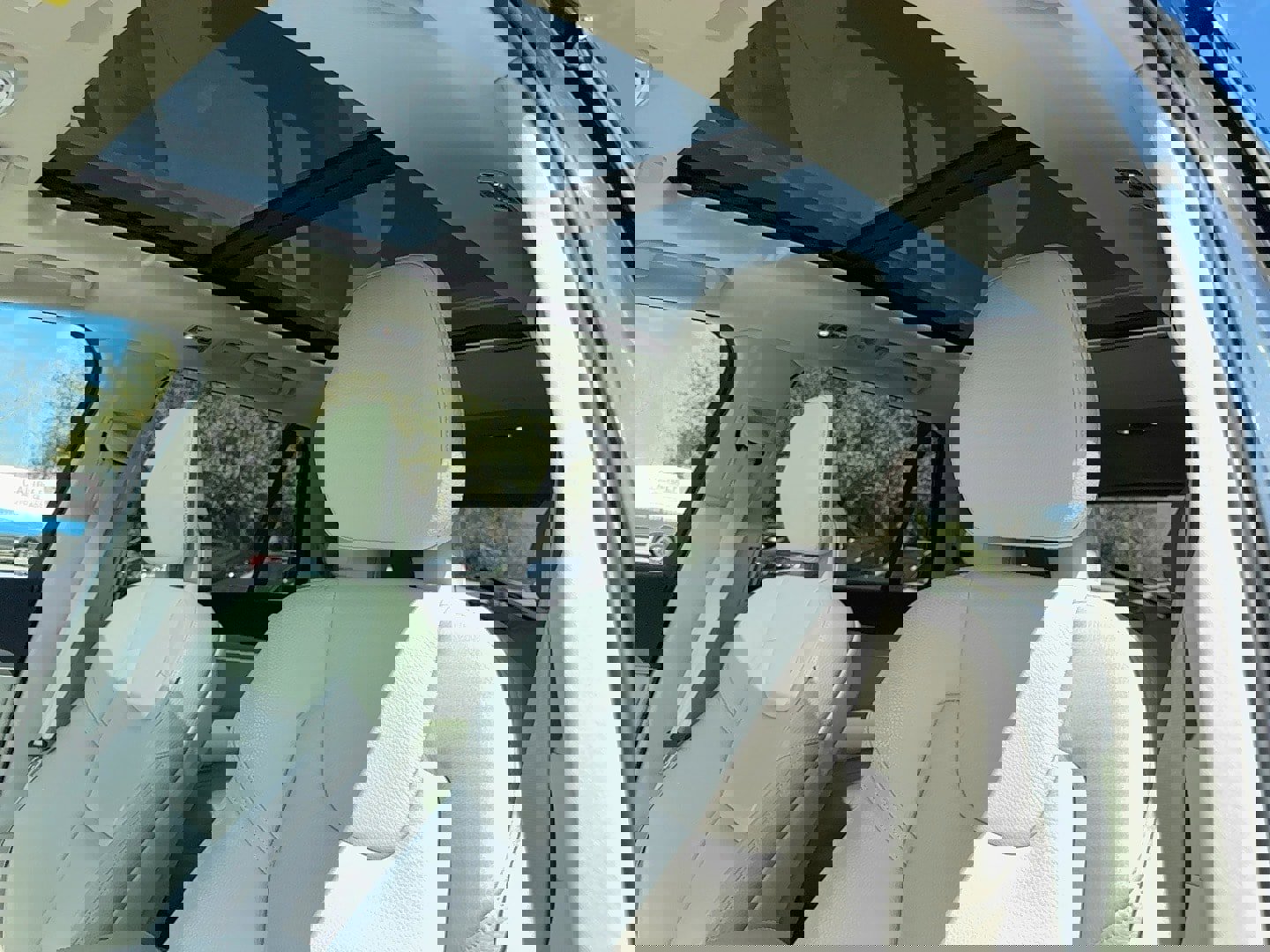 Used 2021 Volvo XC90 T5 Momentum w/ Protection Package Premier image 10