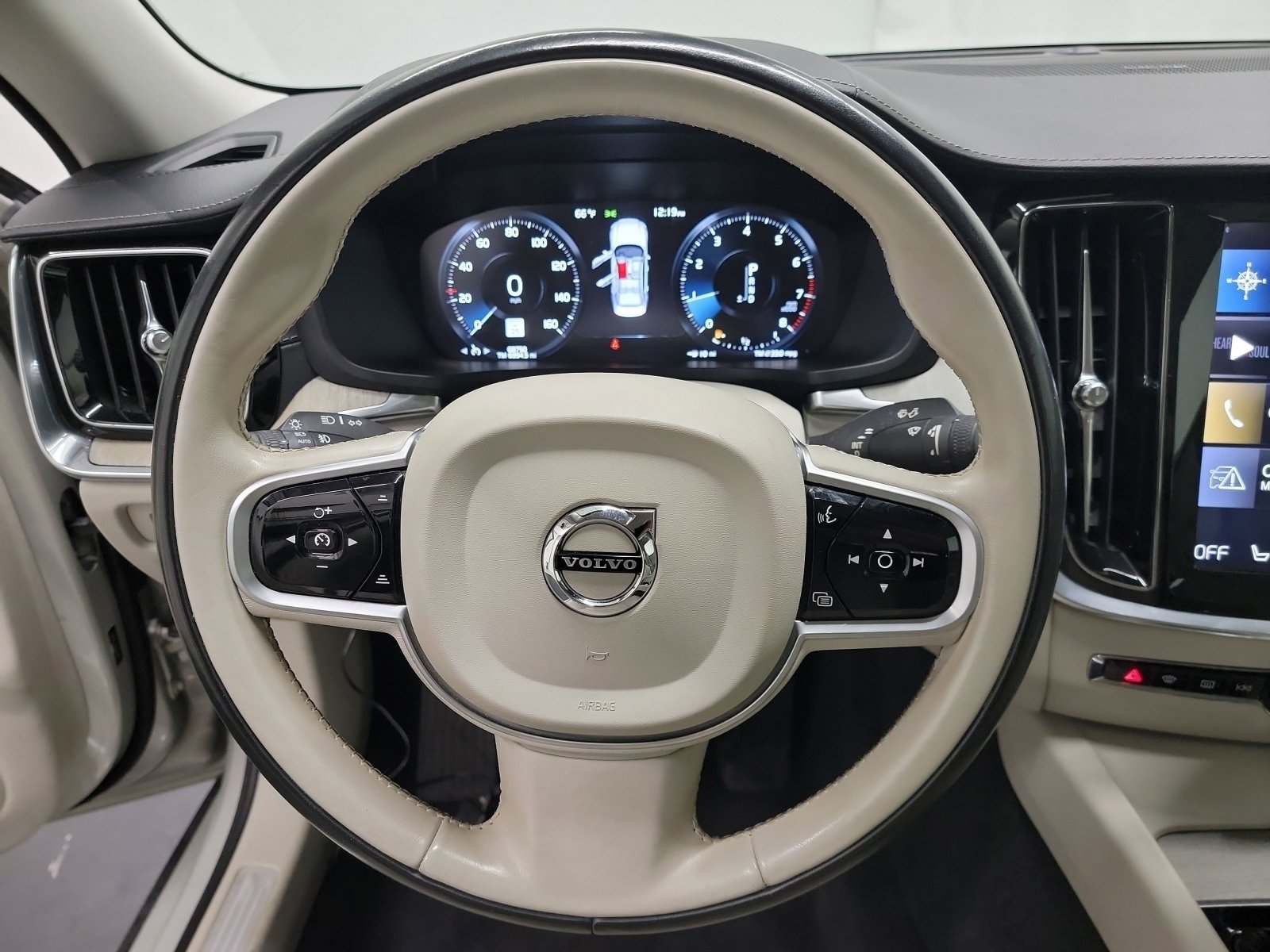 Used 2019 Volvo S60 T5 Inscription image 17