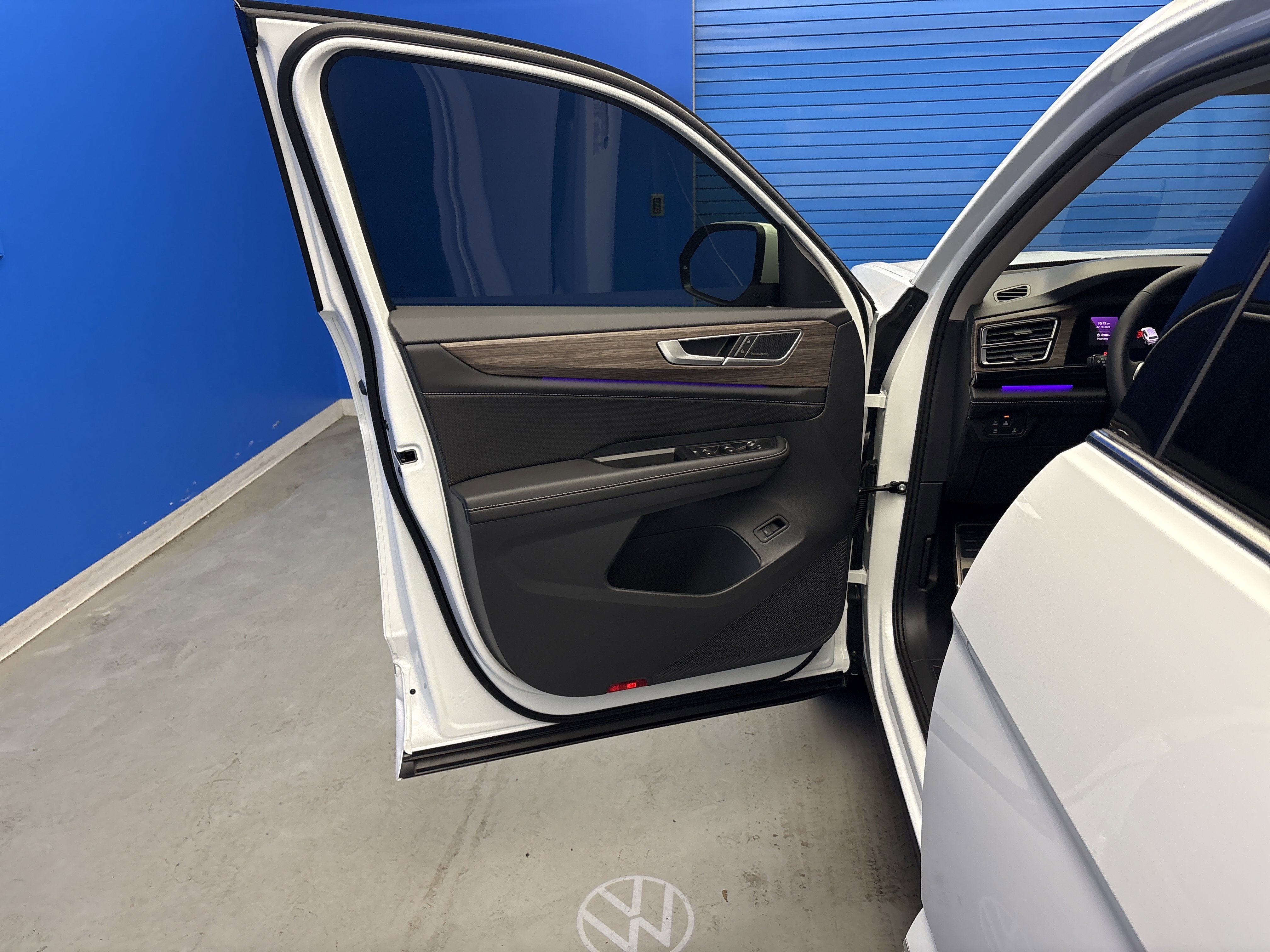 Used 2026 Volkswagen Atlas SEL Premium R-Line image 9