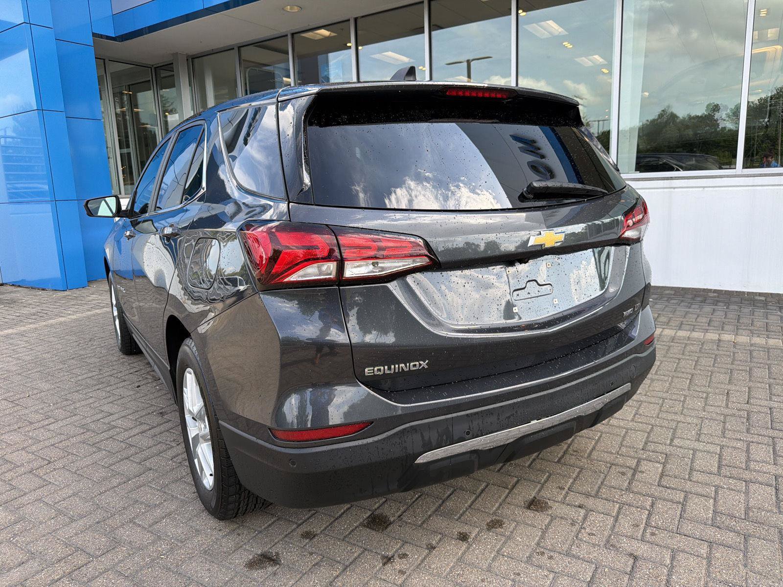Used 2023 Chevrolet Equinox LT AWD/4WD image 3