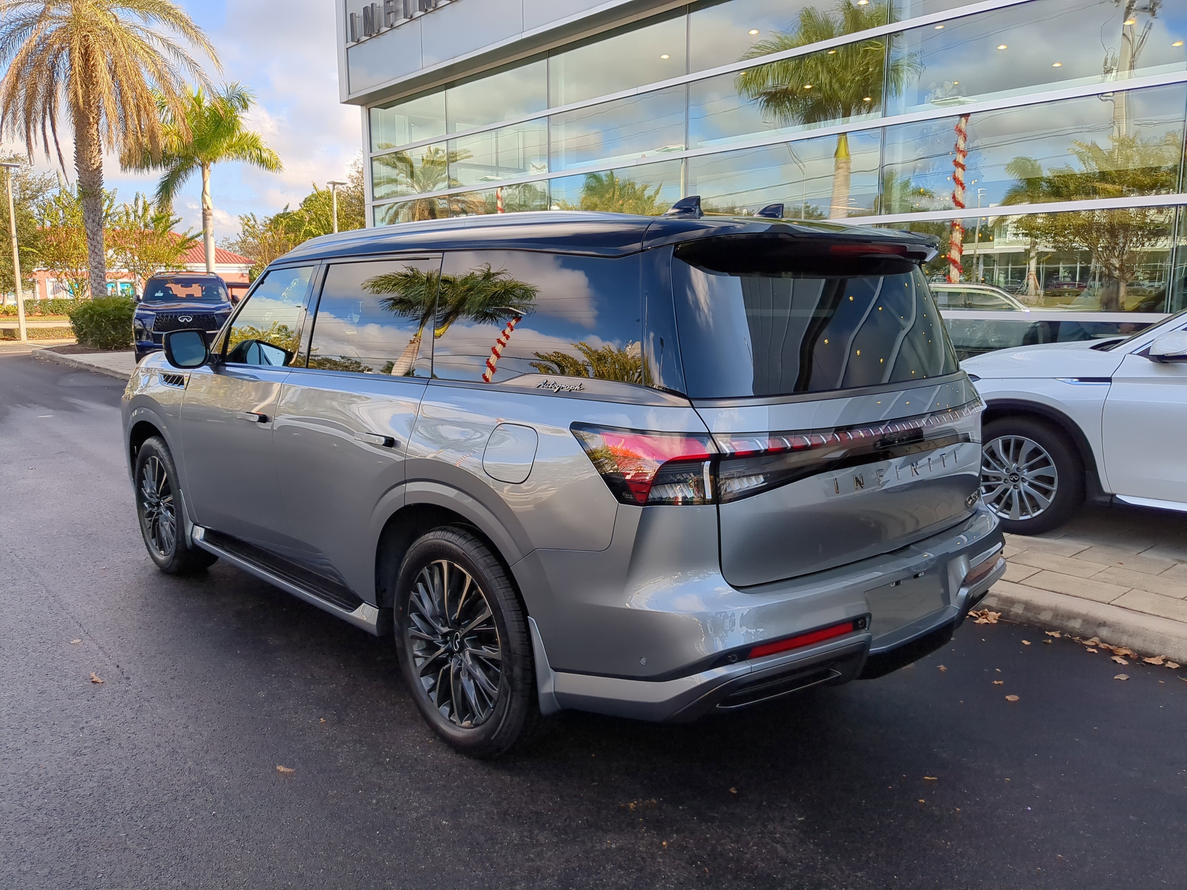 New 2026 INFINITI QX80 Autograph w/ Premium Cargo Package image 6