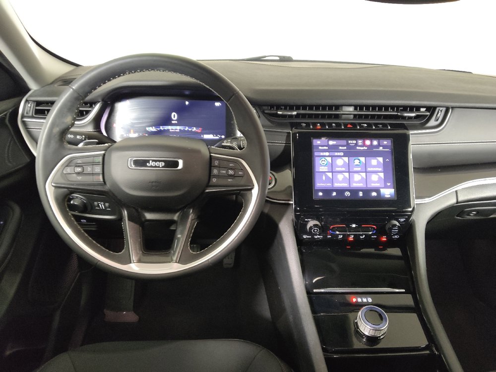 Used 2023 Jeep Grand Cherokee Laredo AWD/4WD image 22