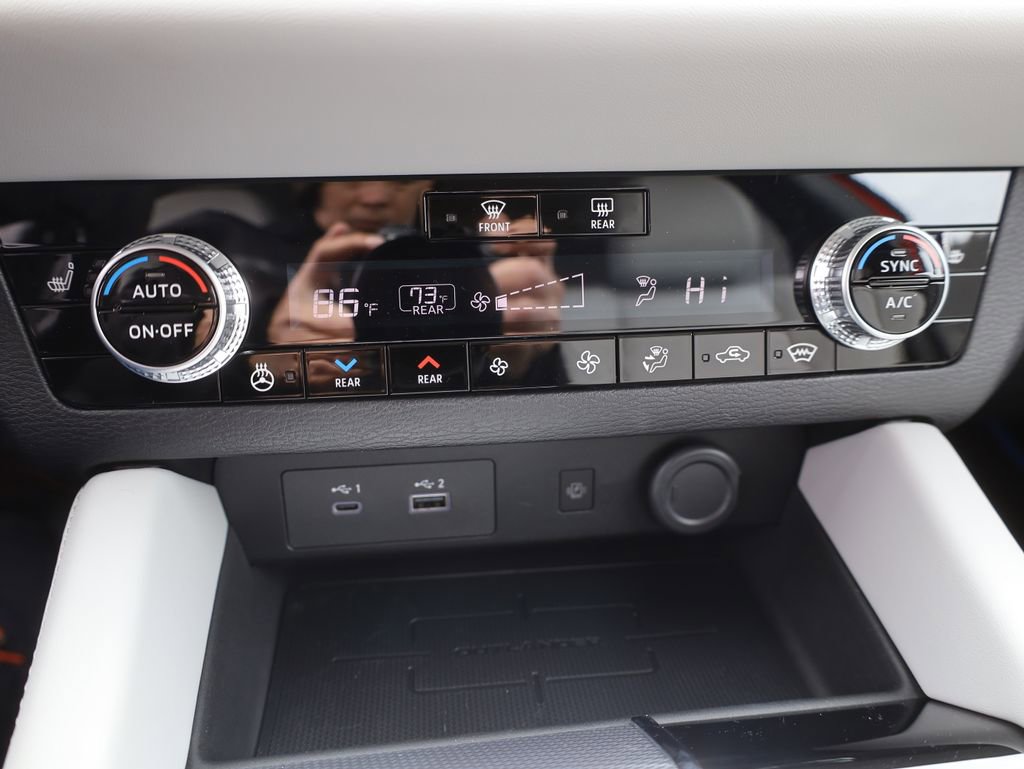 New 2025 Mitsubishi Outlander SEL image 43