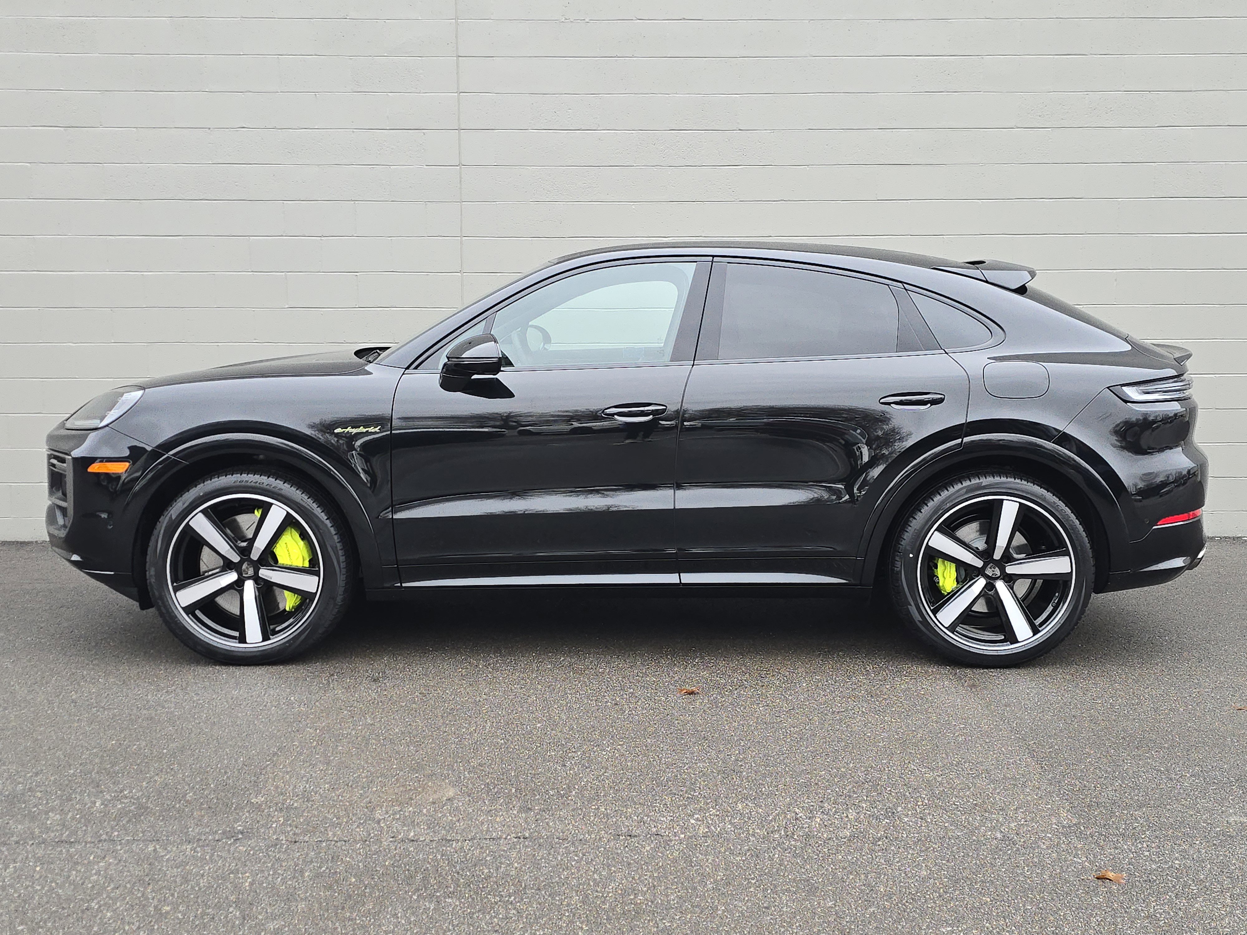 New 2026 Porsche Cayenne Turbo image 2