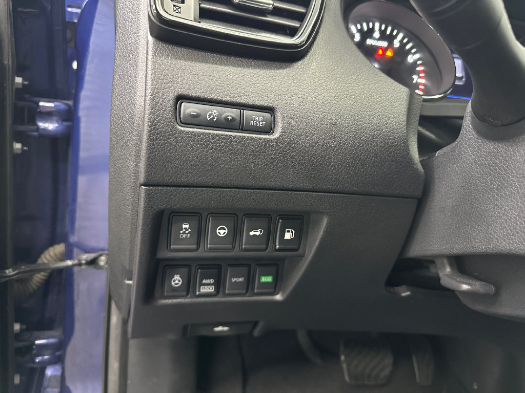 Used 2020 Nissan Rogue SL w/ Premium Package AWD/4WD image 35
