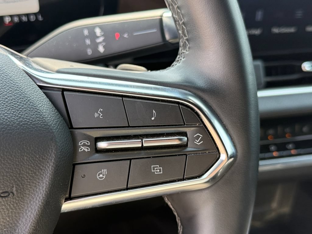 Used 2025 Chevrolet Equinox LT FWD image 18