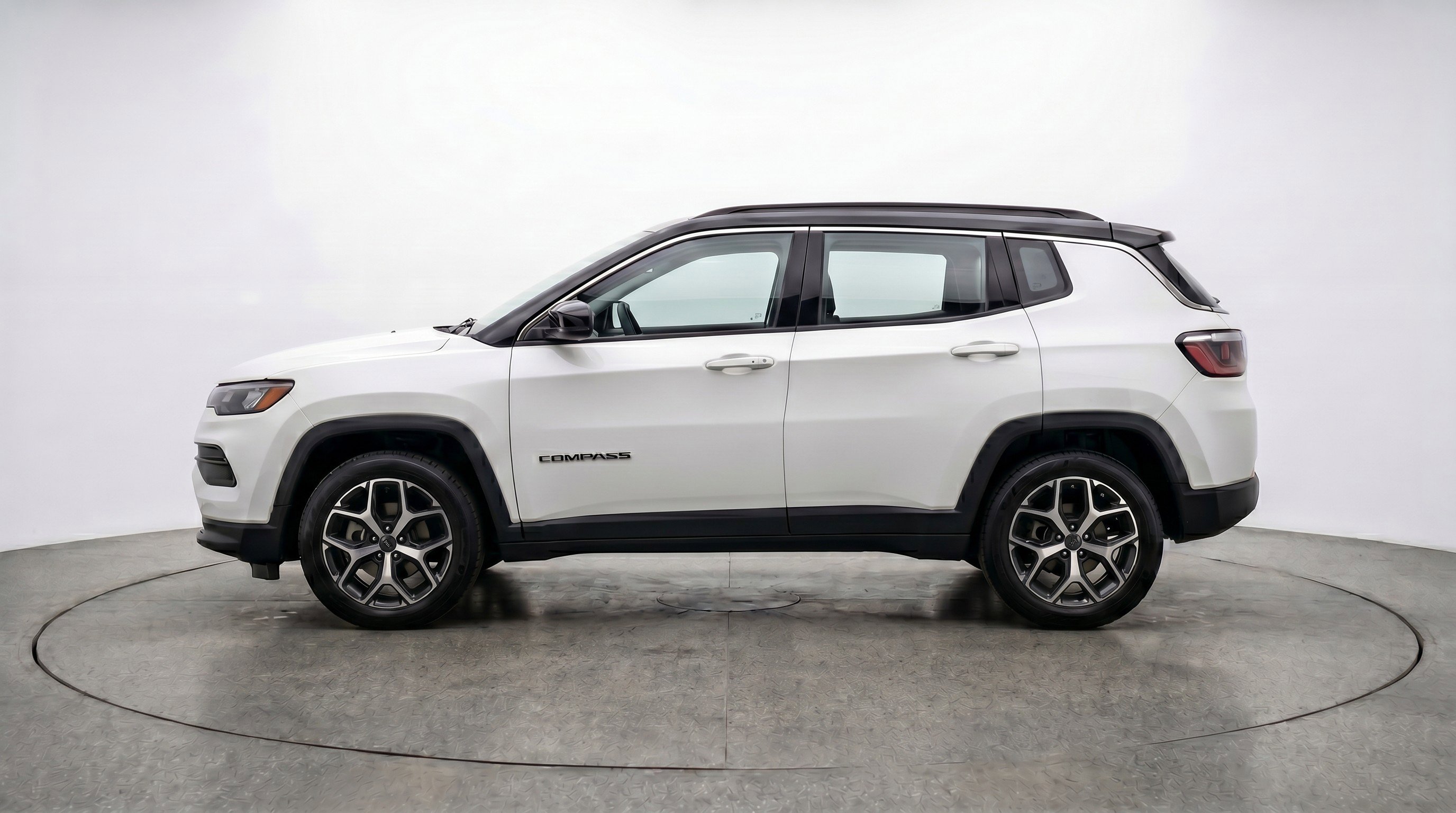 Used 2025 Jeep Compass Limited AWD/4WD image 5