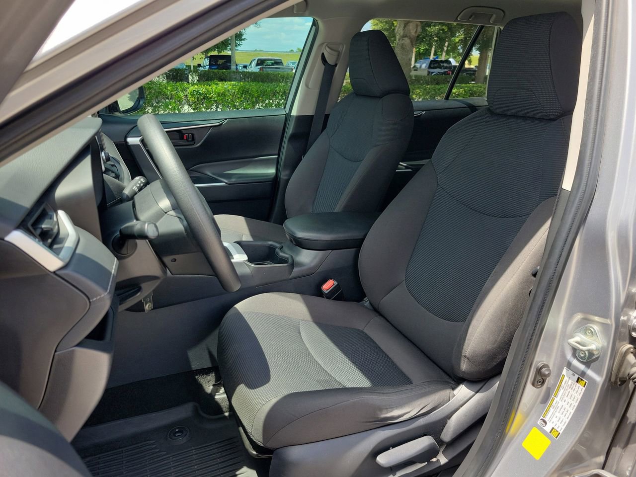 Used 2024 Toyota RAV4 LE AWD/4WD image 16