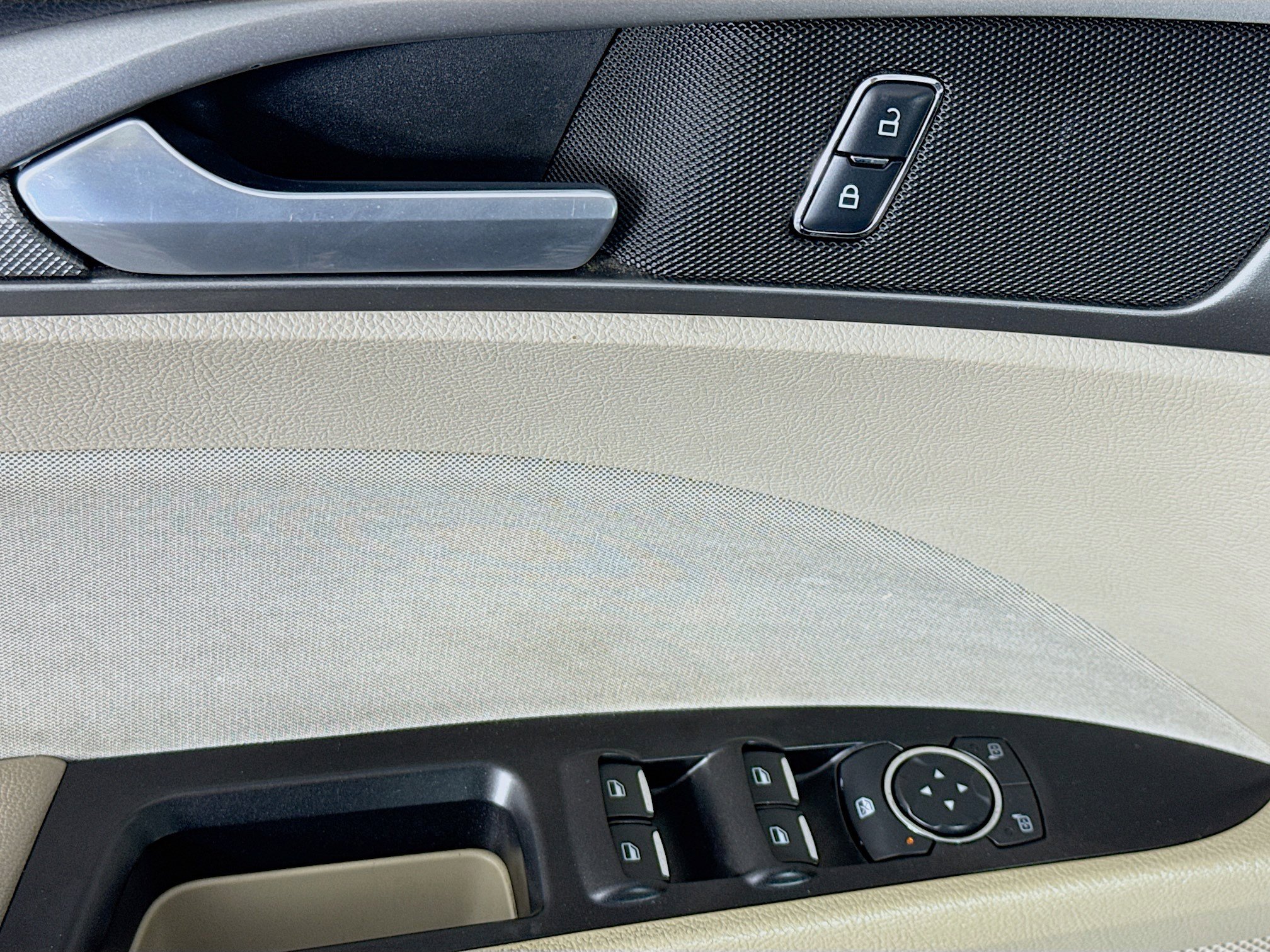 Used 2017 Ford Fusion SE image 23