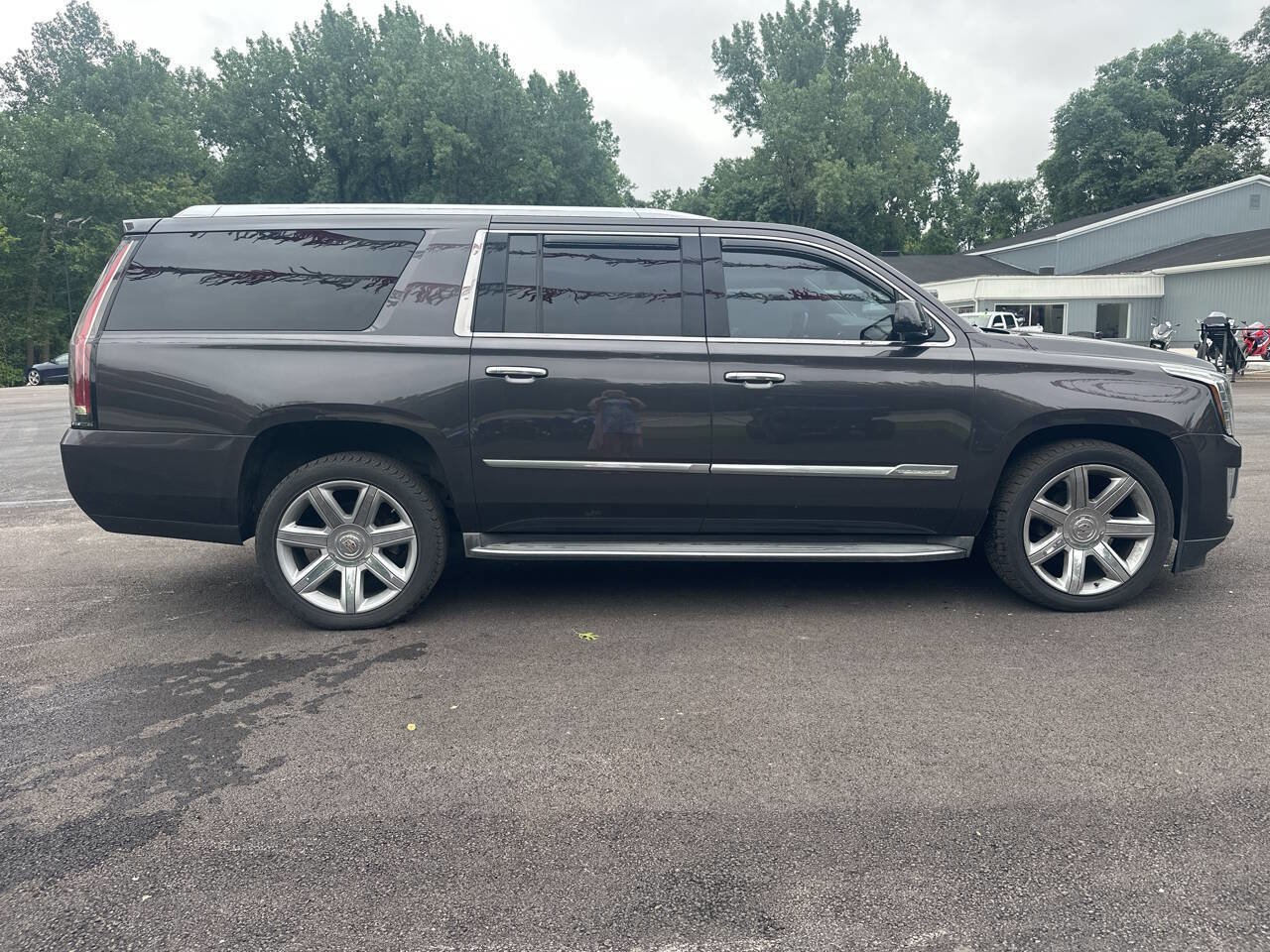 Used 2015 Cadillac Escalade ESV Luxury image 5