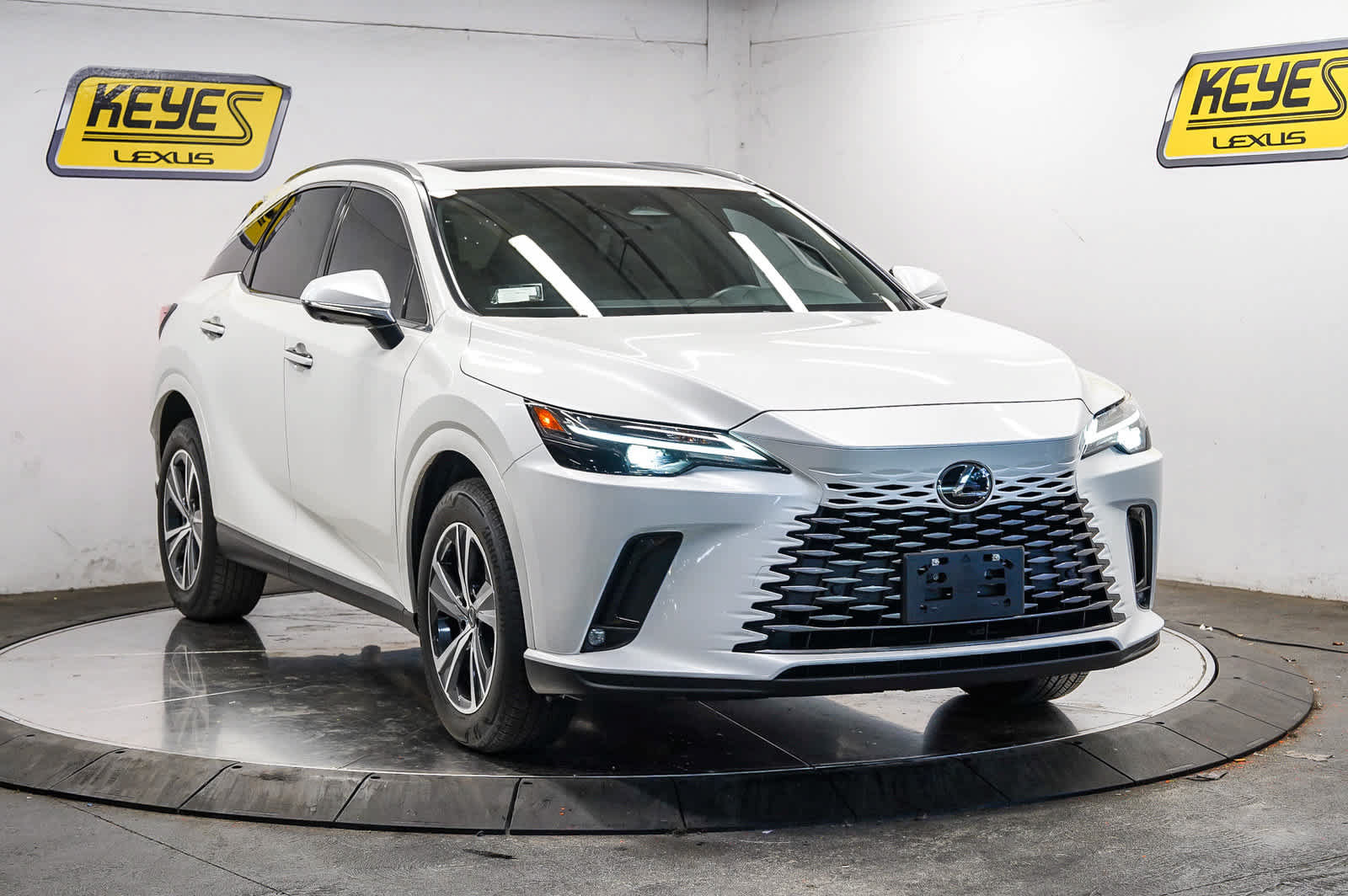 Used 2026 Lexus RX 350 Premium w/ Accessory Package (Z1) FWD image 5
