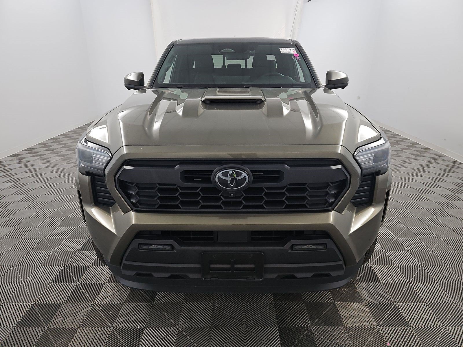 Used 2025 Toyota Tacoma TRD Sport w/ TRD Sport Premium Package RWD image 2