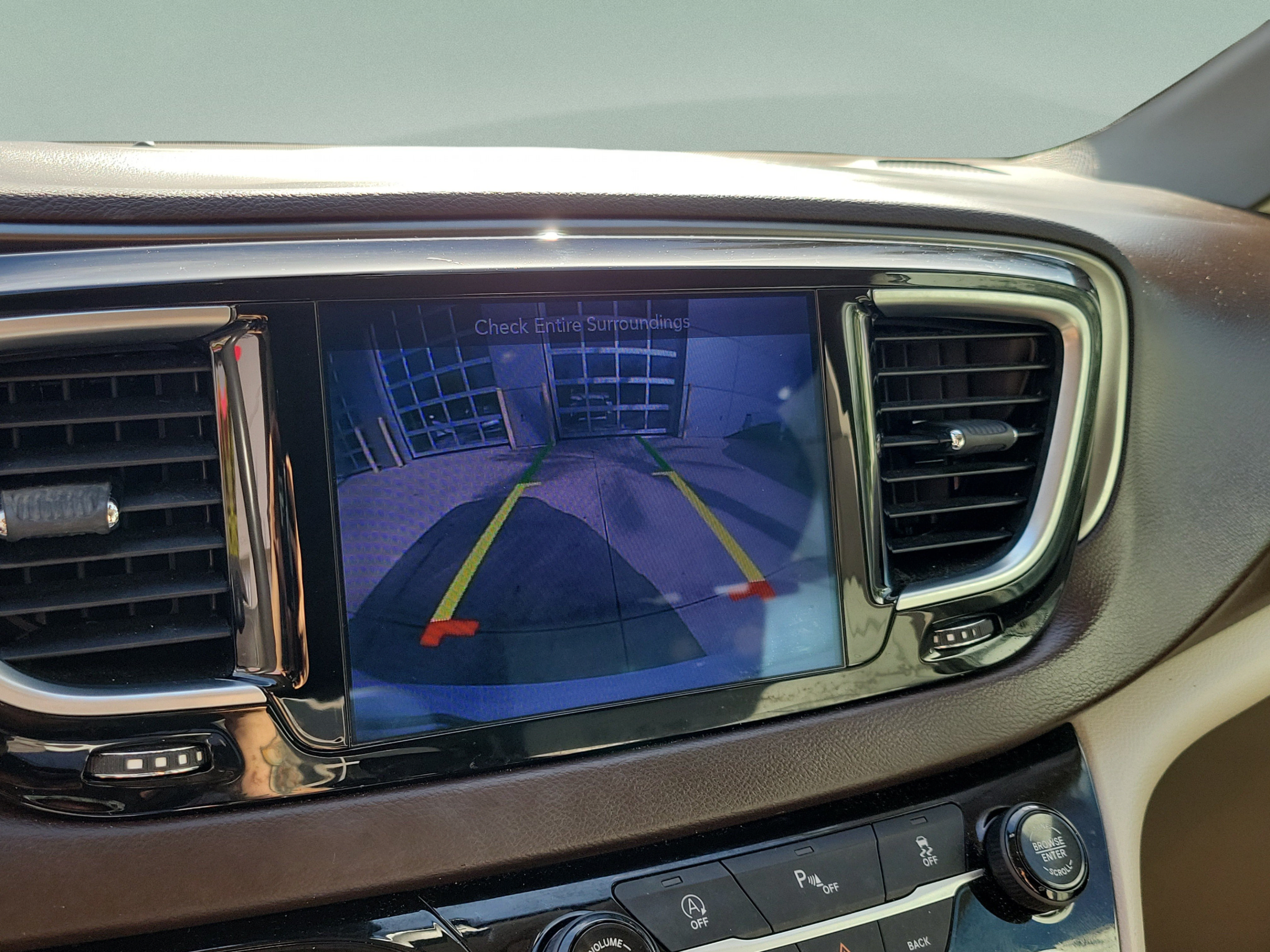 Used 2017 Chrysler Pacifica Touring-L Plus FWD image 19