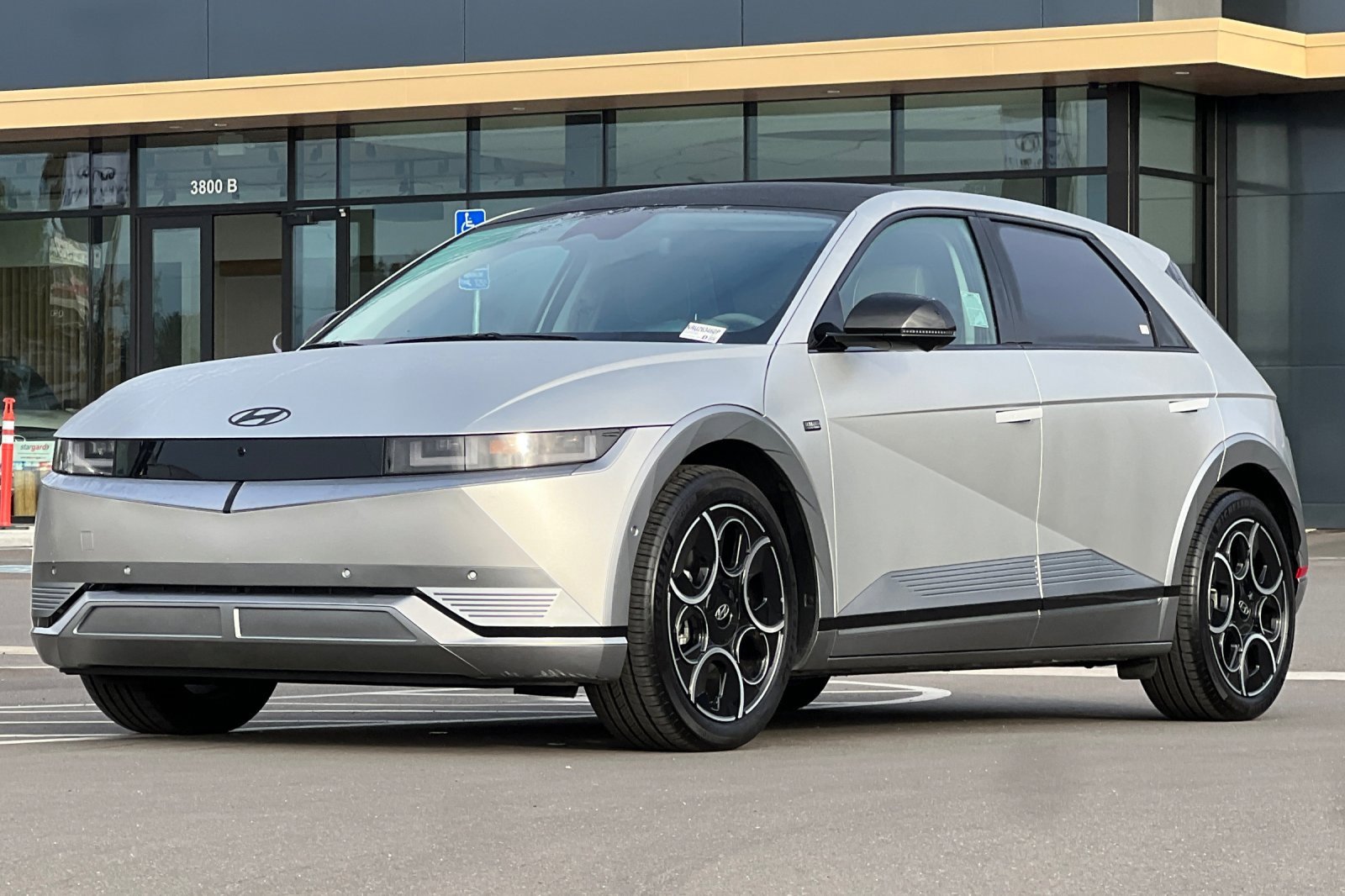 Used 2024 Hyundai Ioniq 5 Limited image 8