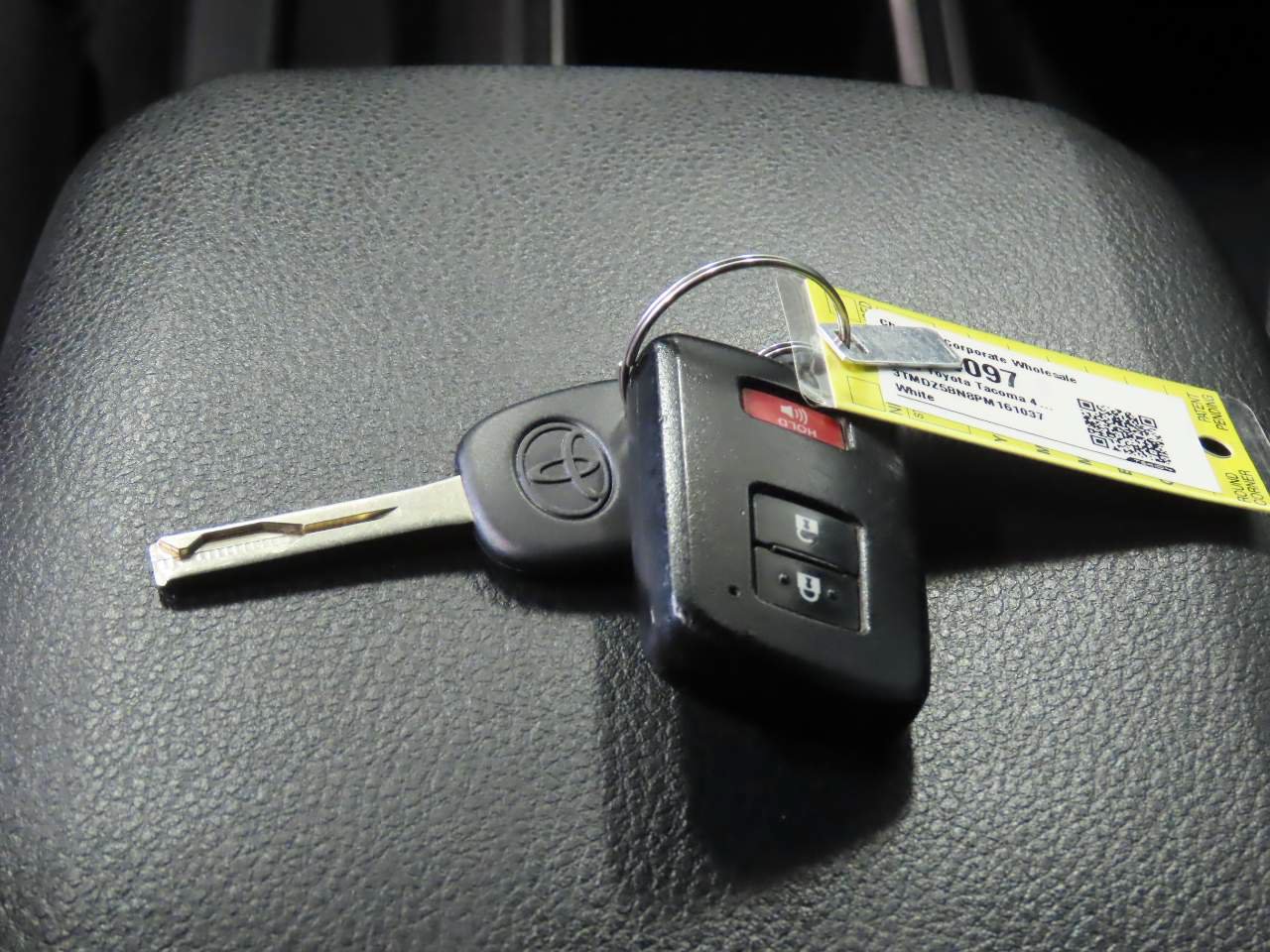 Used 2023 Toyota Tacoma TRD Off-Road AWD/4WD image 18