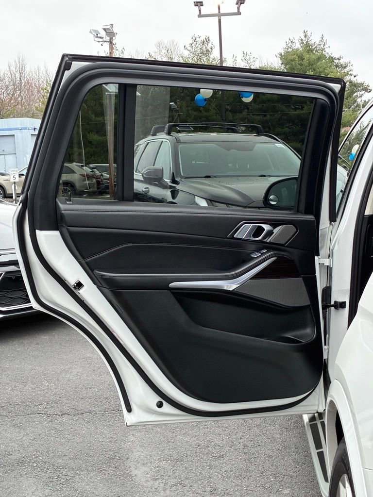 Used 2024 BMW X7 xDrive40i w/ Premium Package AWD/4WD image 61