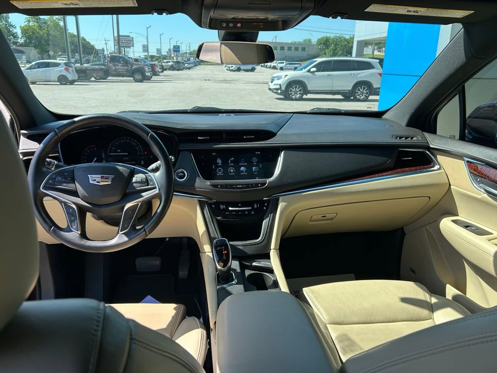 Used 2017 Cadillac XT5 Premium Luxury w/ Driver Assist Package FWD image 14