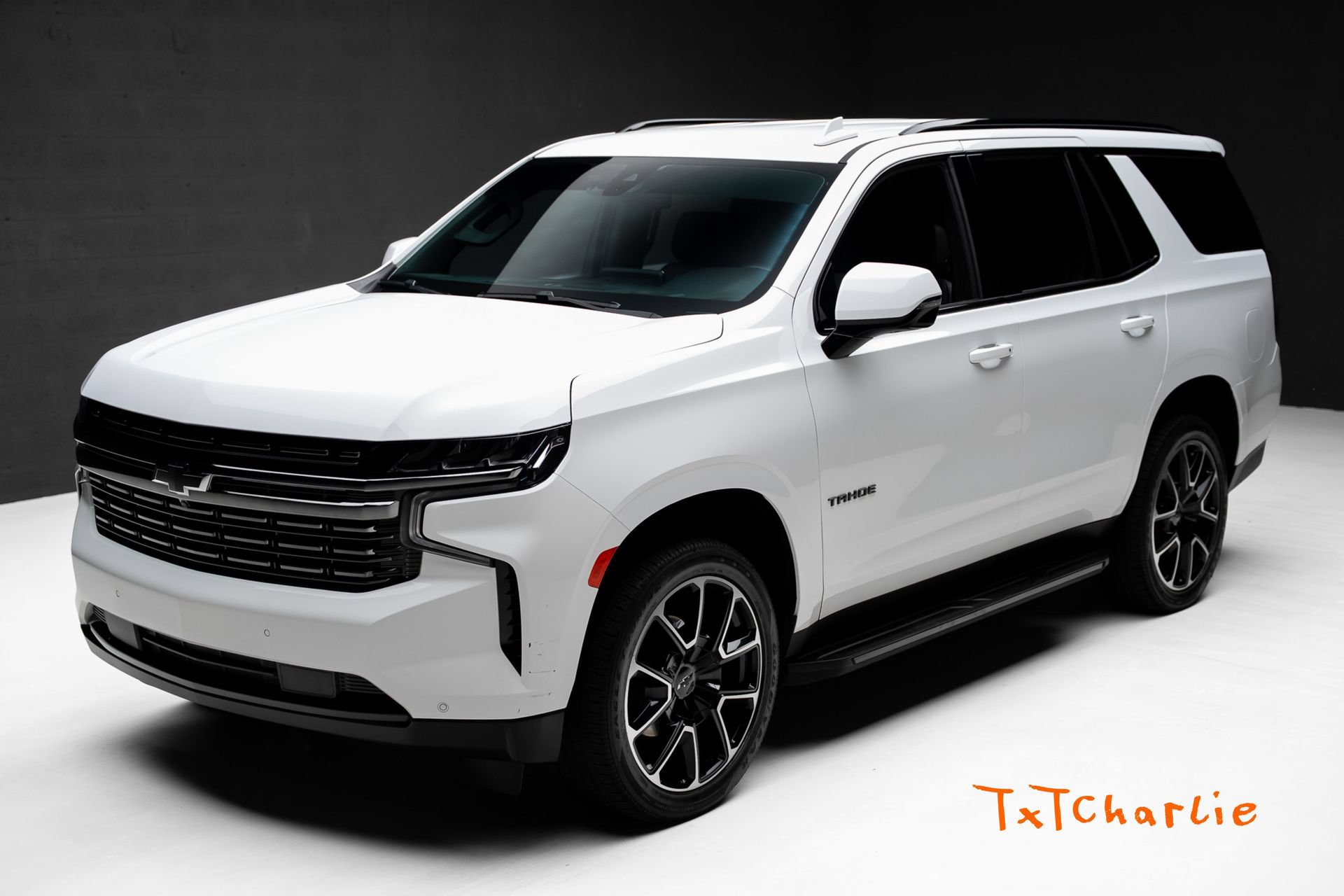 Used 2022 Chevrolet Tahoe RST w/ Luxury Package RWD image 1