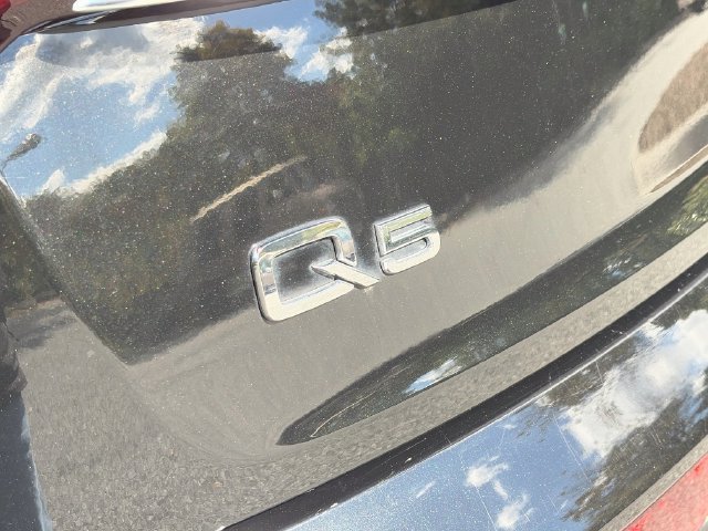 Used 2022 Audi Q5 e Prestige AWD/4WD image 36