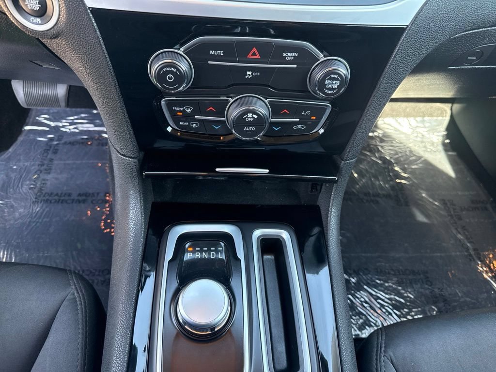 Used 2023 Chrysler 300 Touring w/ Sport Appearance Package RWD image 19