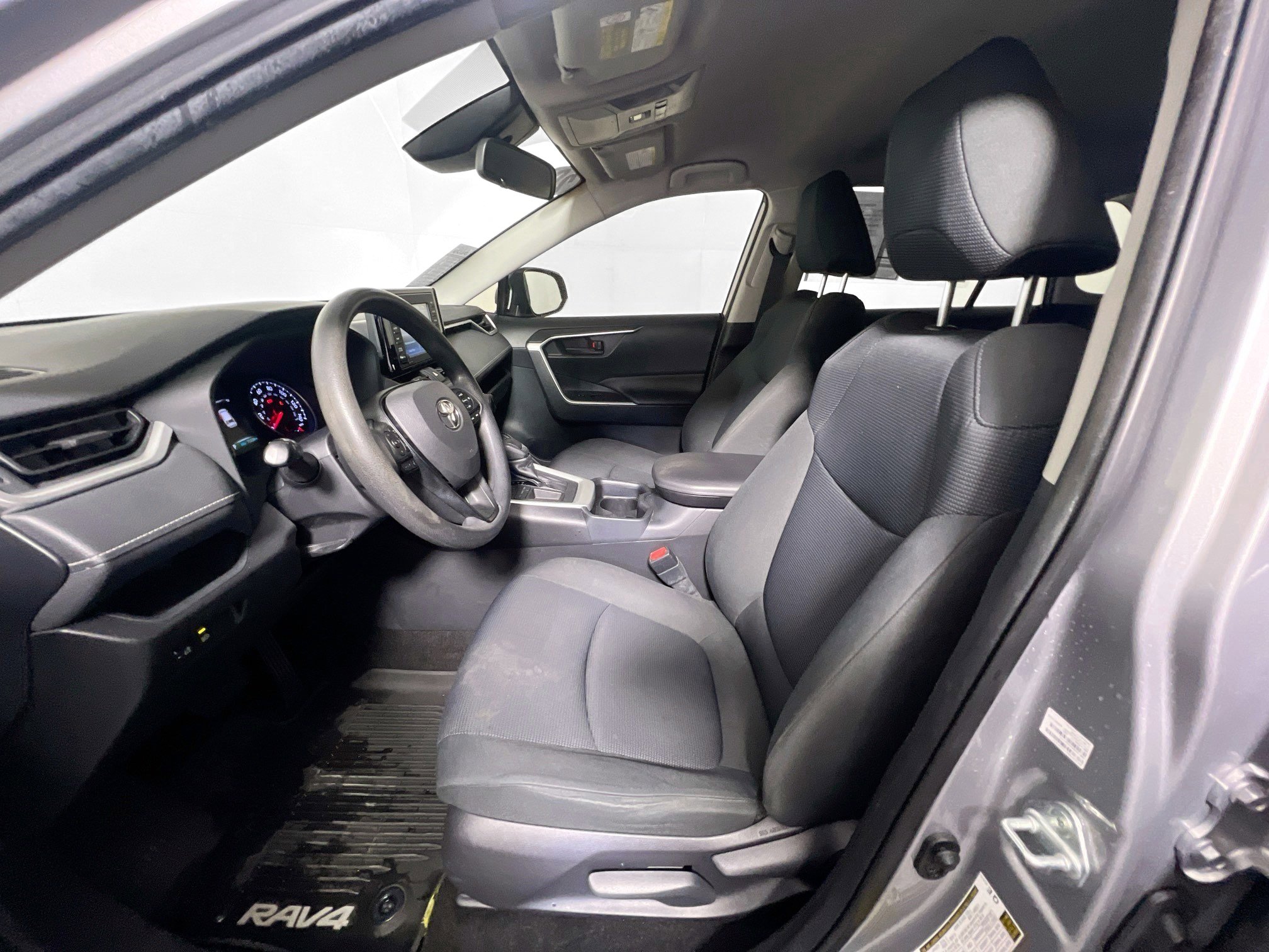 Used 2020 Toyota RAV4 LE image 14