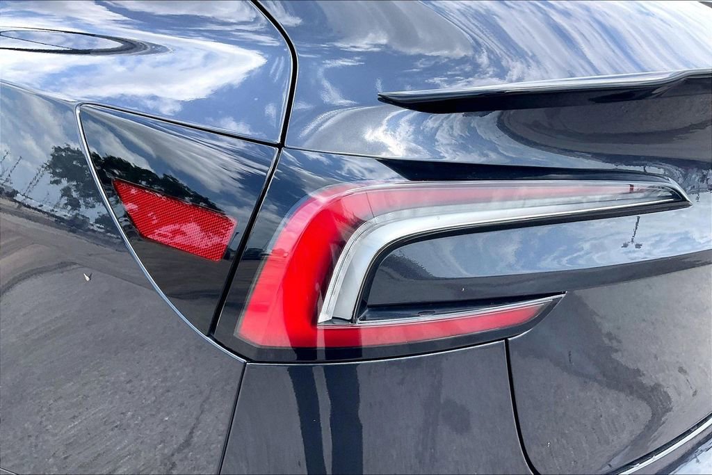 Used 2025 Tesla Model 3 Long Range RWD image 19