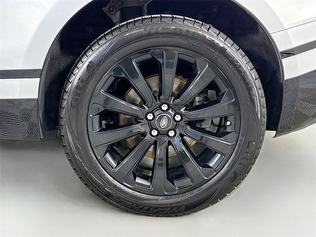 Used 2018 Land Rover Range Rover Velar R-Dynamic SE image 32