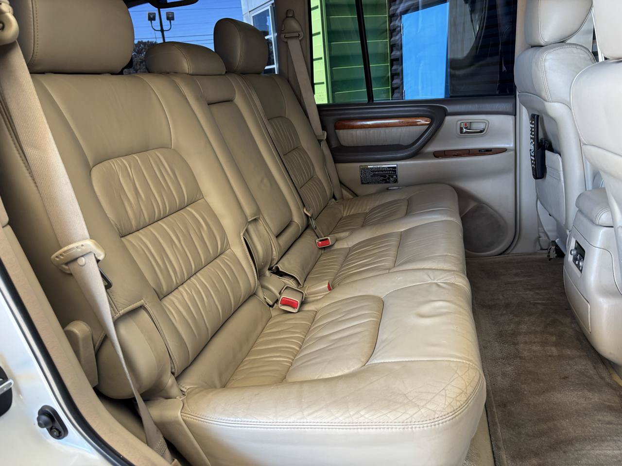 Used 2004 Lexus LX 470 4WD w/ Preferred Accessory Pkg image 28