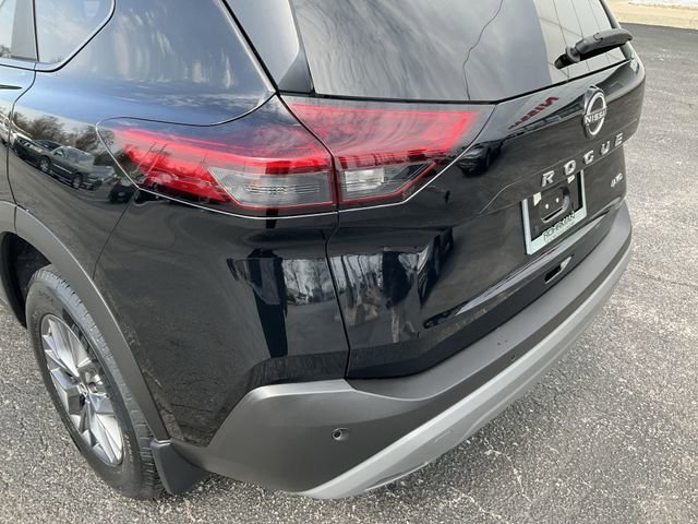 Used 2023 Nissan Rogue S image 27
