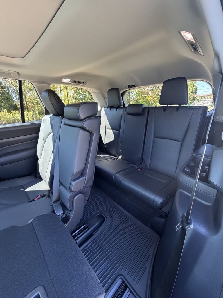 Certified 2025 Toyota Grand Highlander AWD image 29