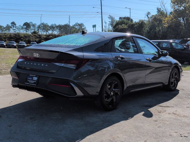 New 2026 Hyundai Elantra SEL Sport FWD image 5