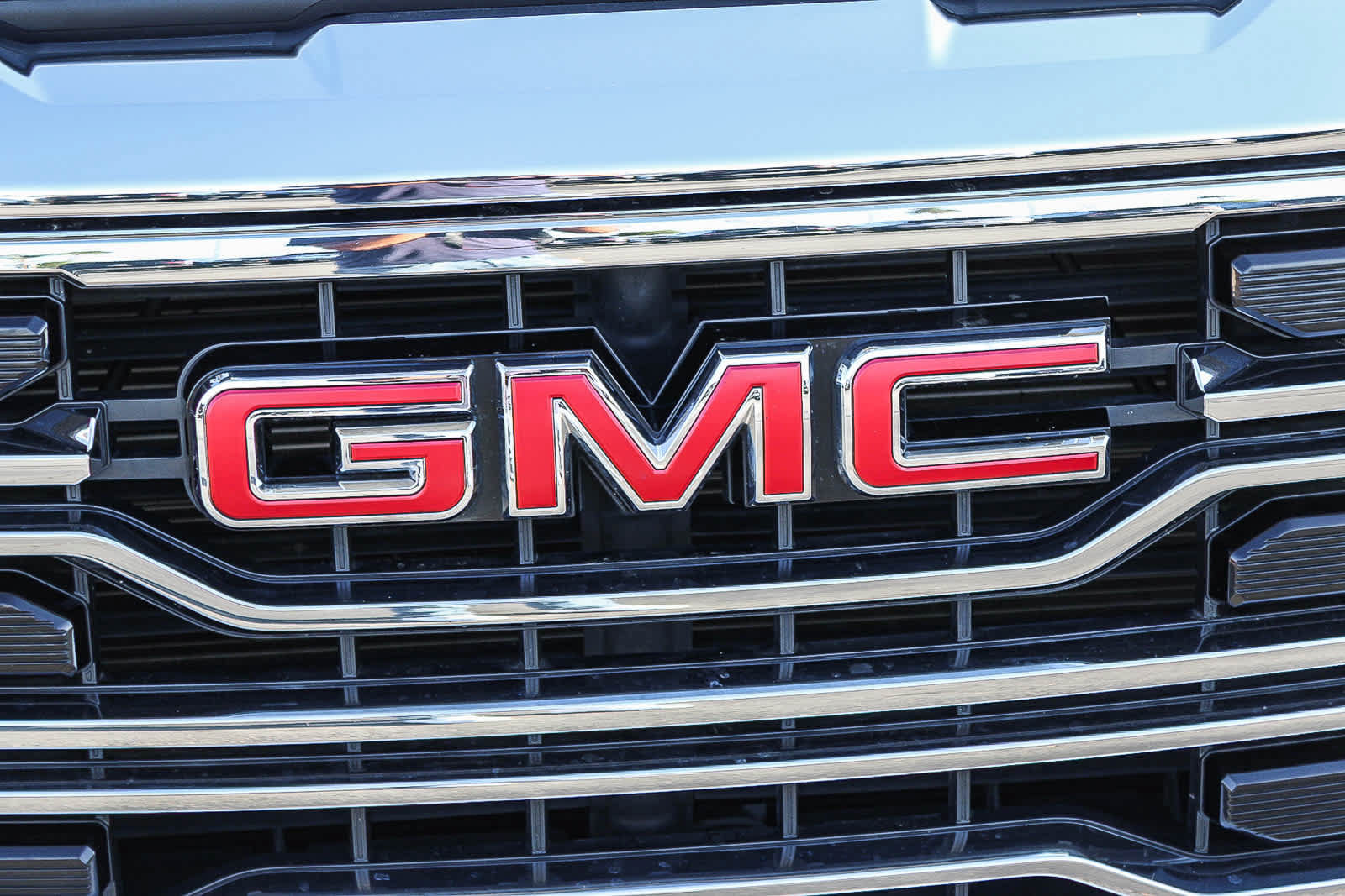 Used 2022 GMC Sierra 1500 SLT w/ SLT Premium Package AWD/4WD image 5