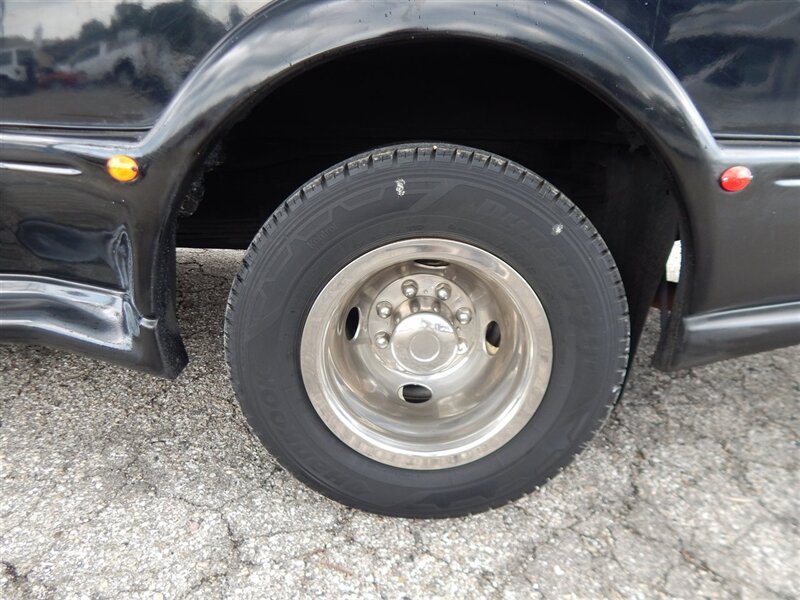 Used 2010 Chevrolet Express 3500 Extended RWD image 13