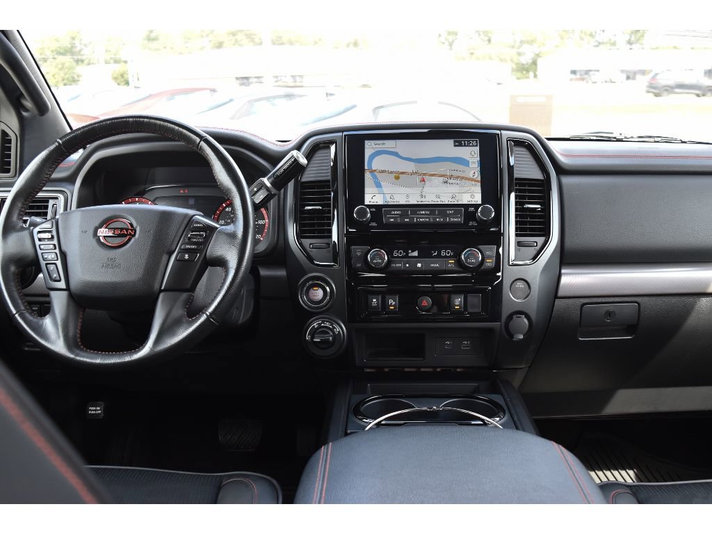 Used 2024 Nissan Titan PRO-4X image 33