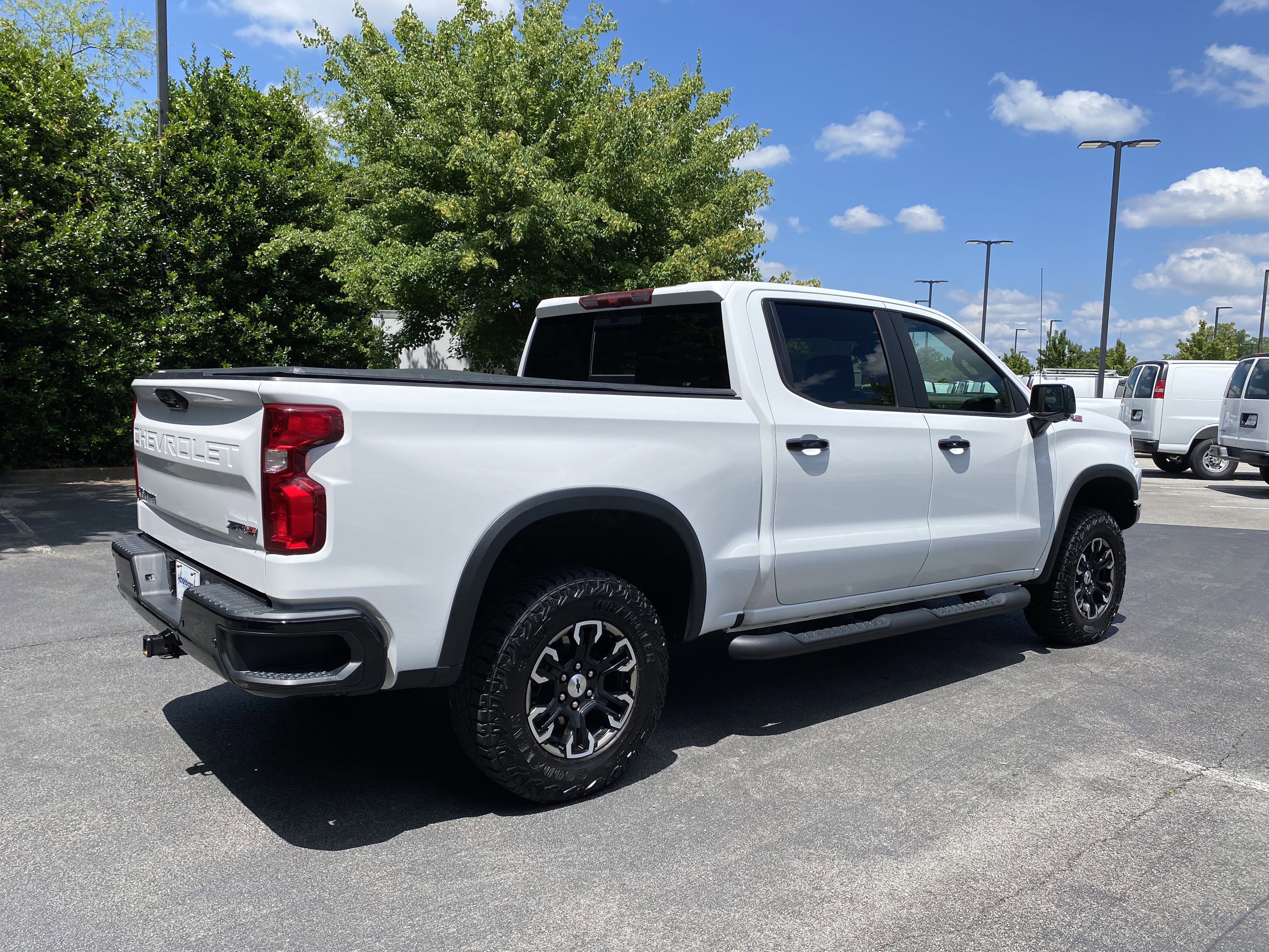 Used 2024 Chevrolet Silverado 1500 ZR2 AWD/4WD image 9