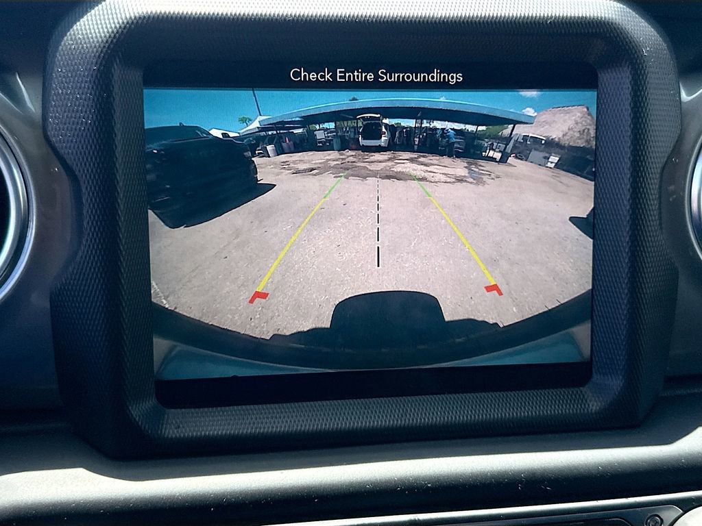 Used 2019 Jeep Wrangler Unlimited Sahara image 14