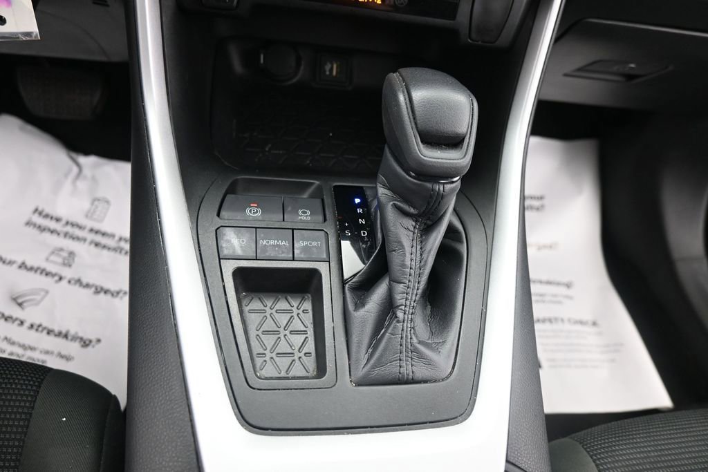 Used 2023 Toyota RAV4 LE FWD image 22