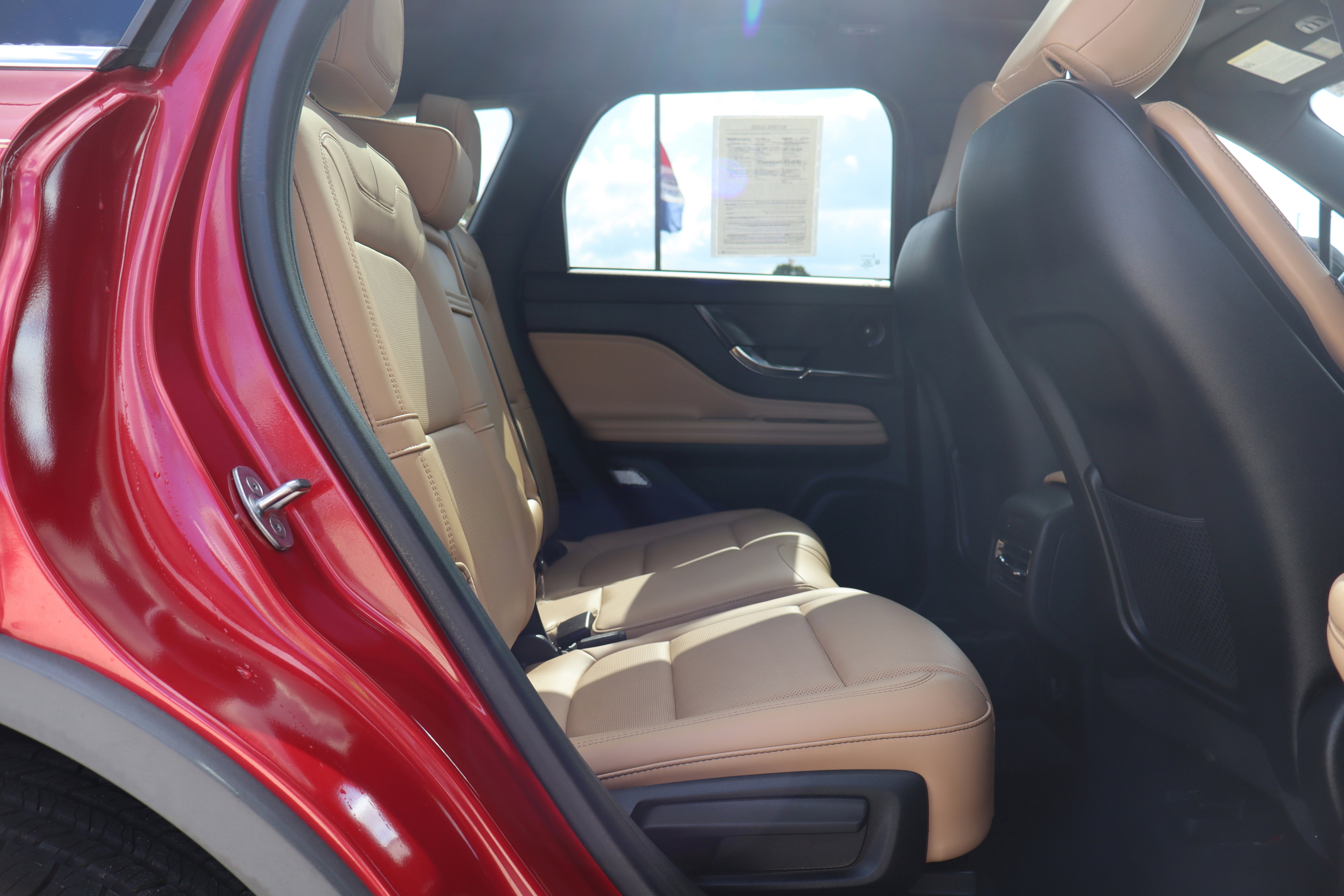 Used 2021 Lincoln Corsair Reserve w/ Equipment Group 201A image 12