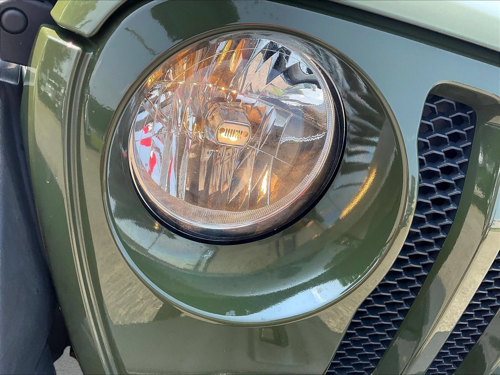 Used 2020 Jeep Wrangler Sport AWD/4WD image 31