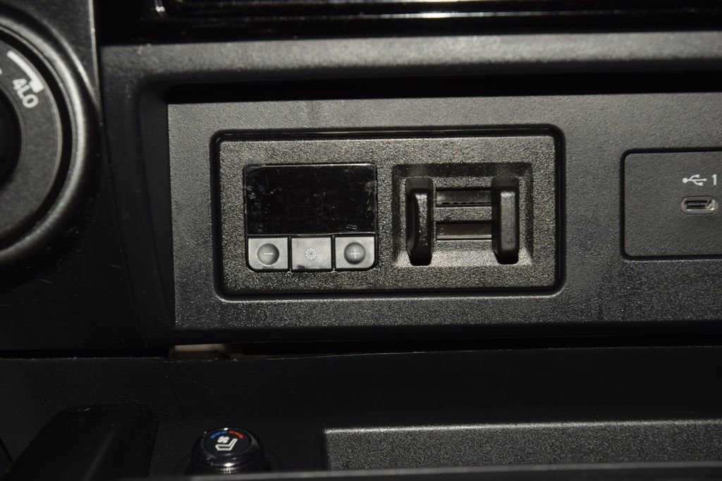 Used 2024 Nissan Titan PRO-4X w/ Pro-4x Convenience Package image 33