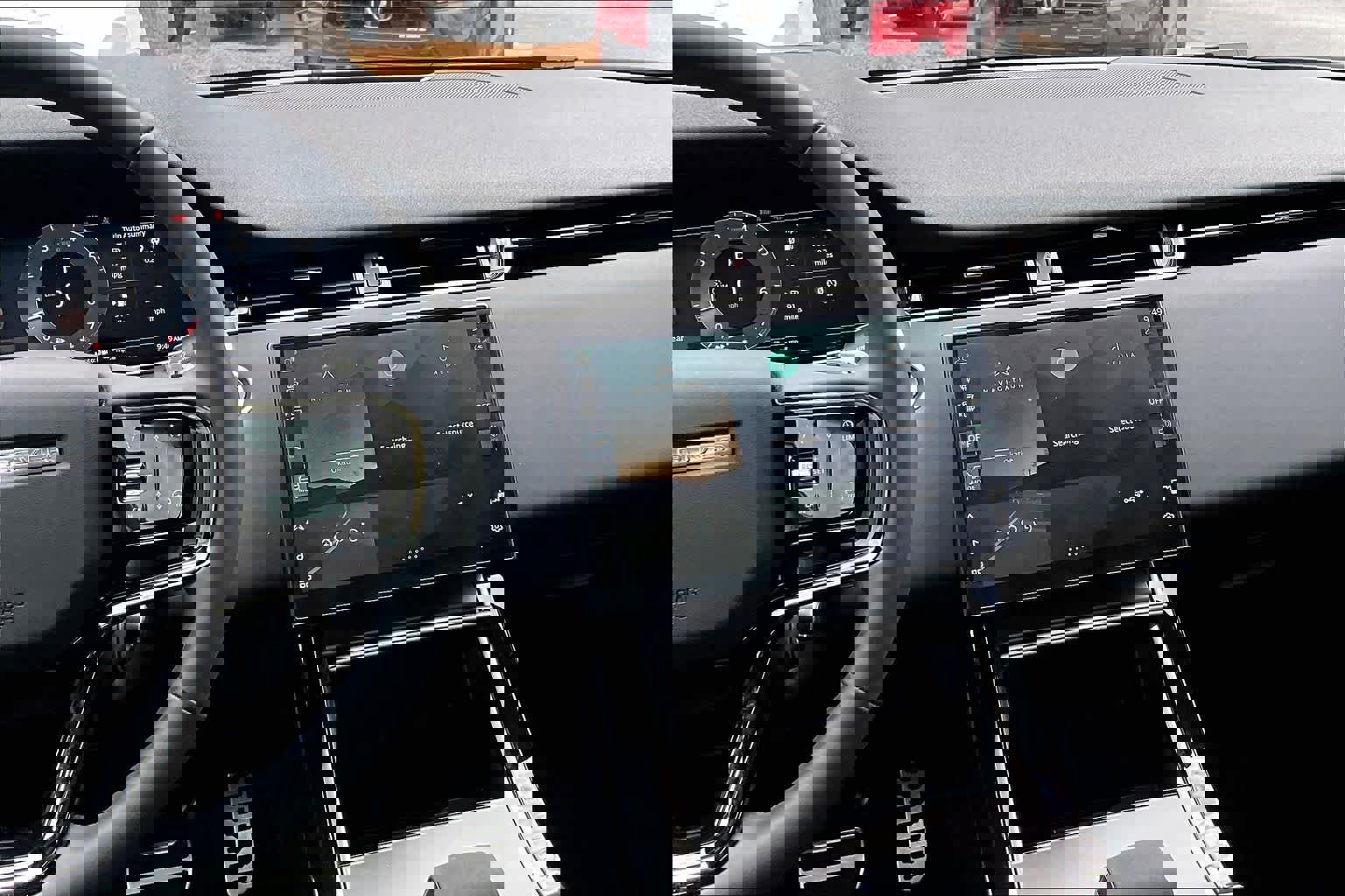 Used 2024 Land Rover Range Rover Evoque Dynamic SE AWD/4WD image 14