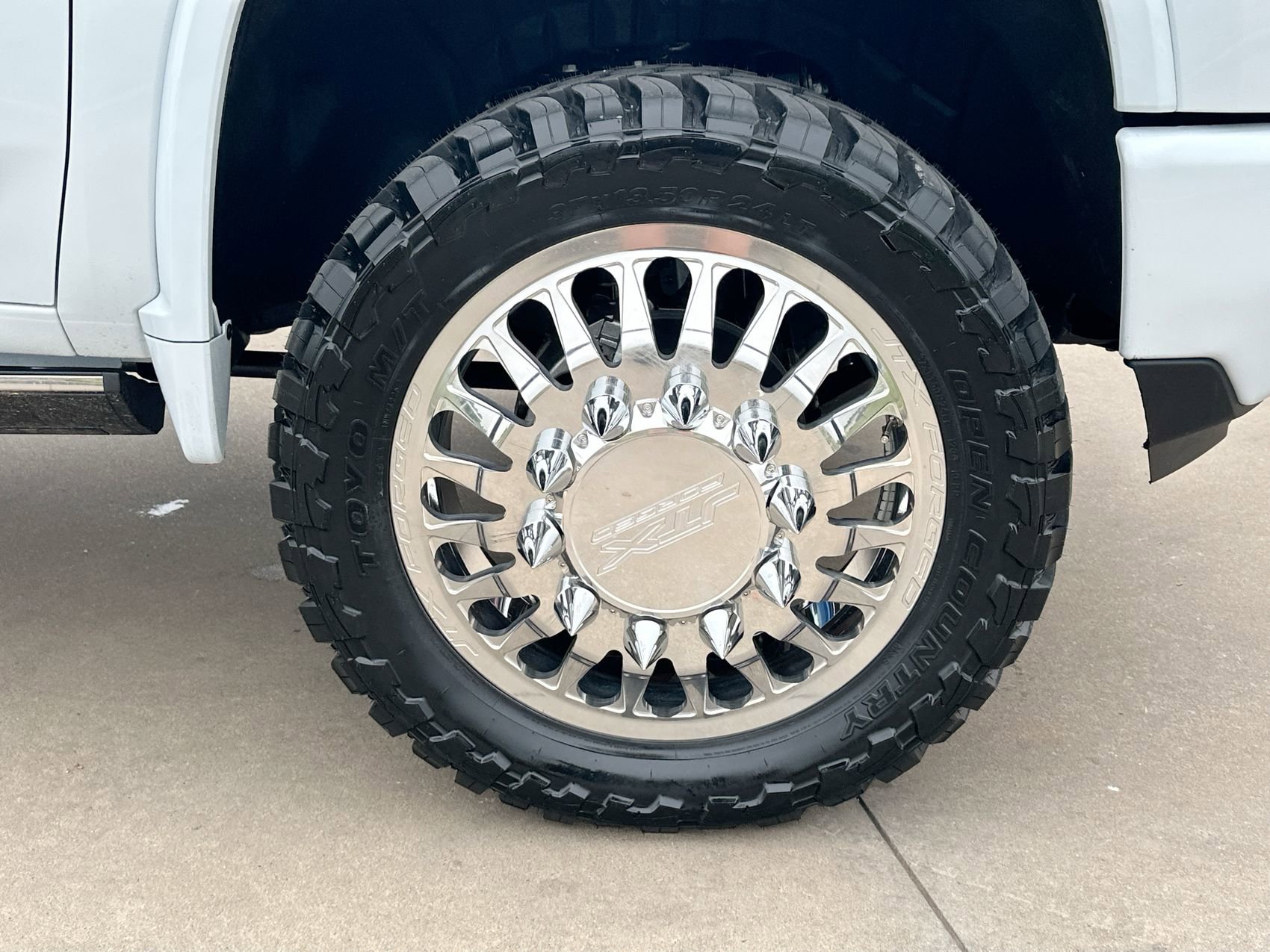 New 2026 Chevrolet Silverado 3500 High Country w/ Technology Package AWD/4WD image 10