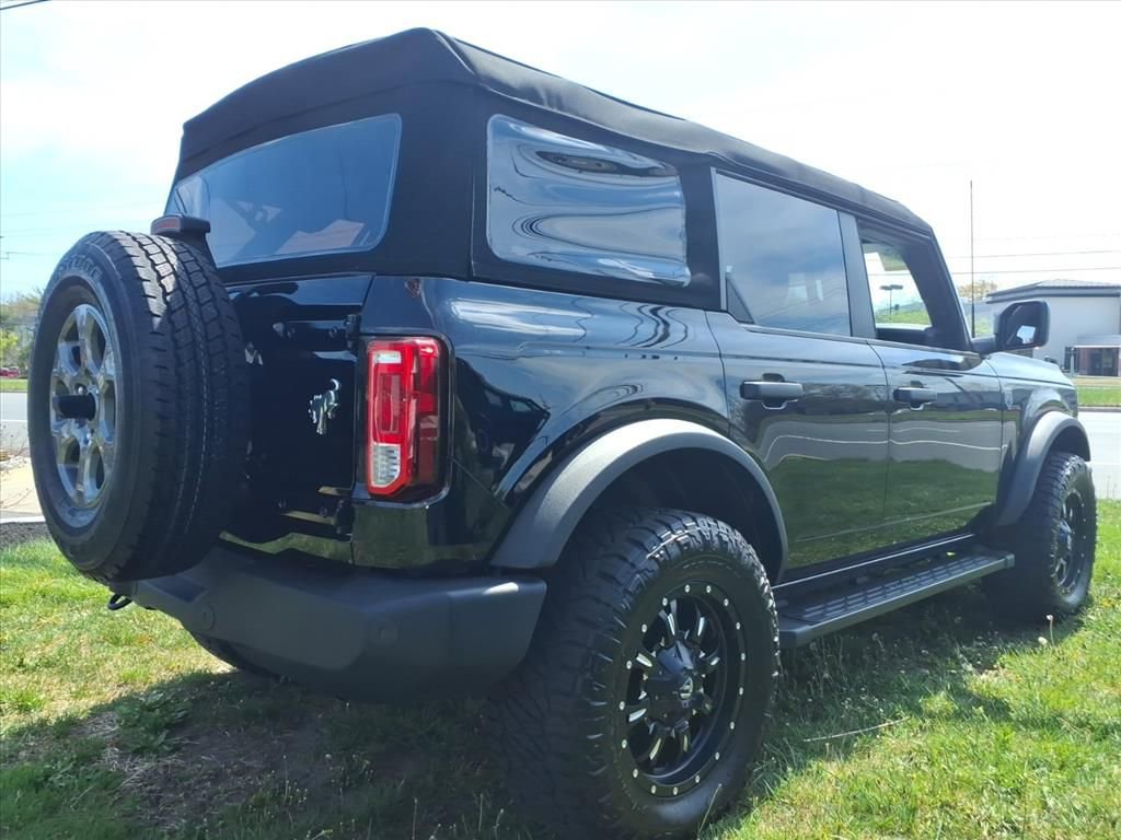 Used 2023 Ford Bronco Big Bend image 2