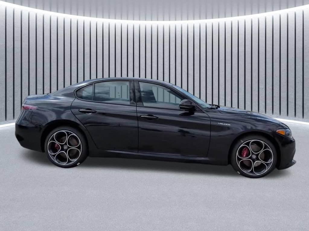 New 2026 Alfa Romeo Giulia AWD image 5